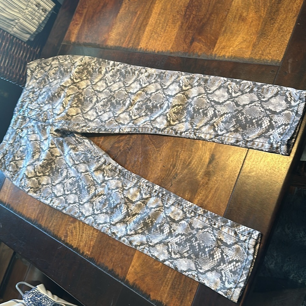 Seven7 snake skin pattern skinny pants size 10
